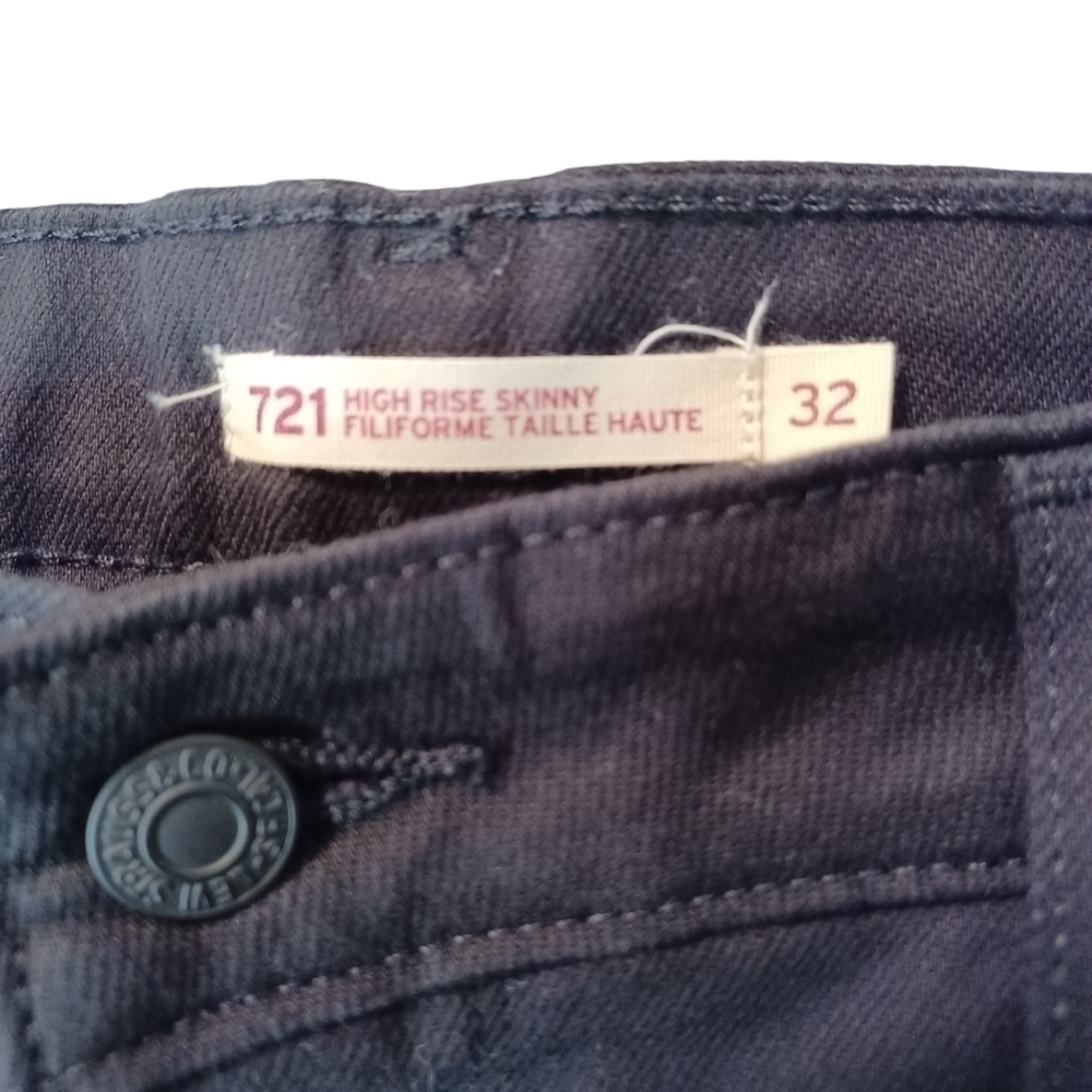 𝅺LEVI'S Jeans - Picture 6 of 13
